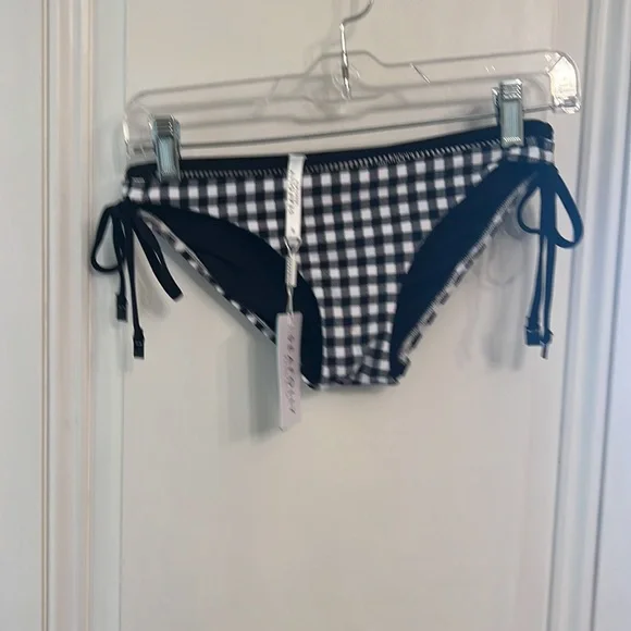 Seafolly two piece swim suit size 4(aus 8), both new but the bottom has tags - Picture 6 of 9